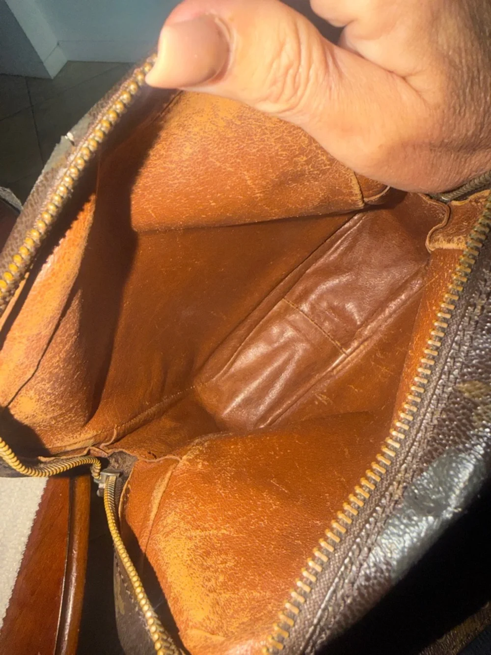 💯Authentic Louis  Vuitton Monogram Marceau PM Messenger Bag in Brown
